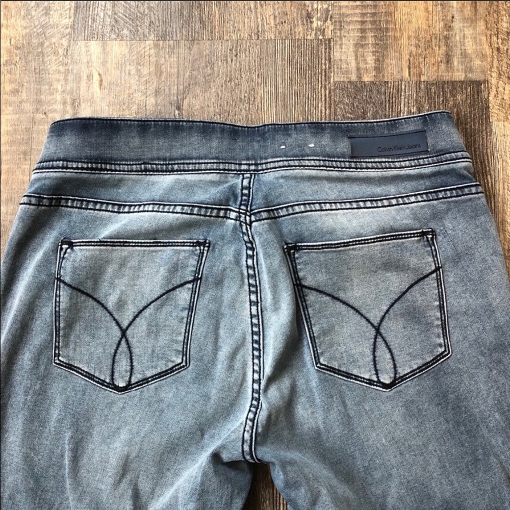 Calvin Klein Jeans - Picture 3 of 5